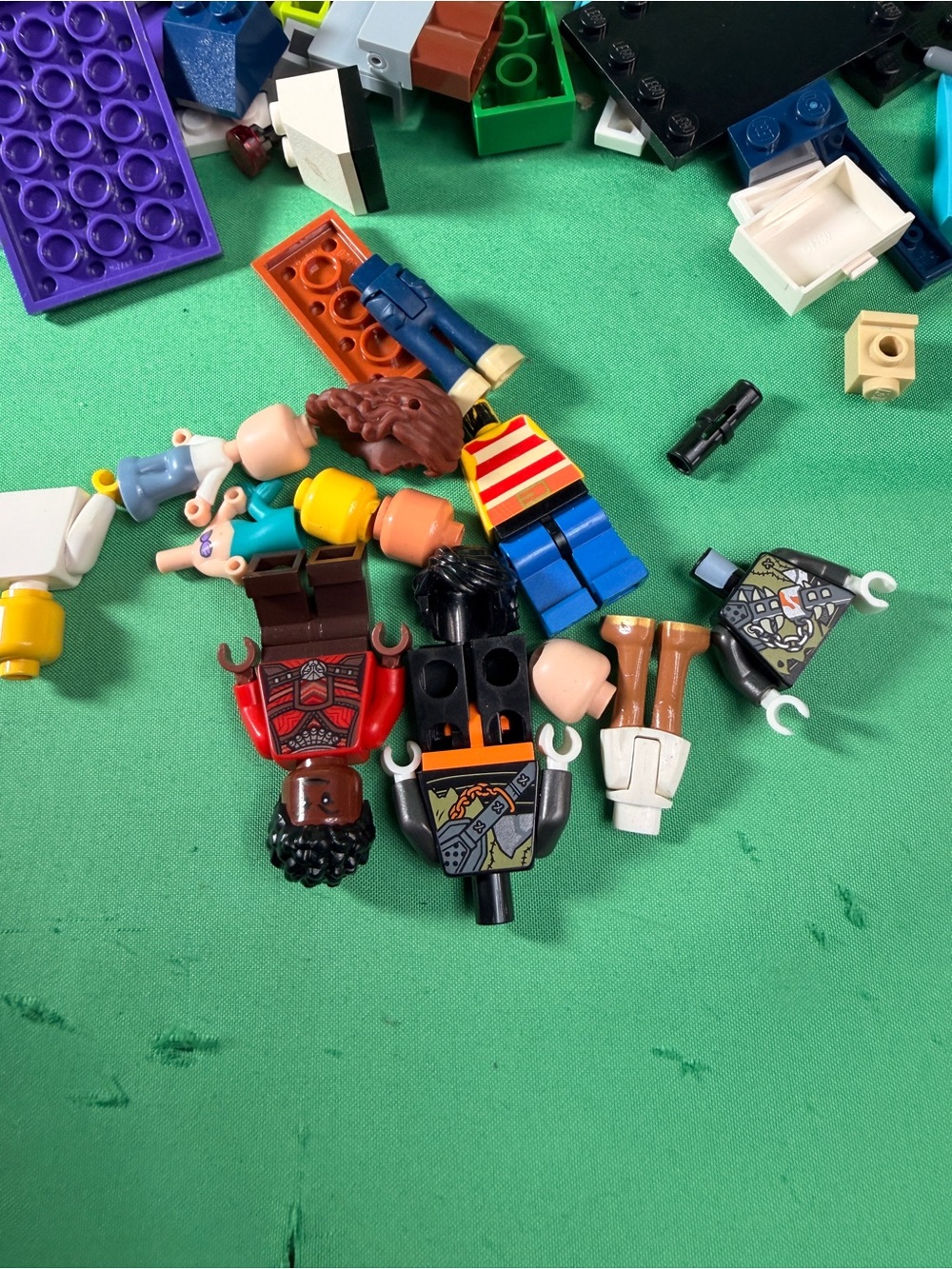 4lb Lego Bulk Lot: Assorted Bricks, Mini-figures used 4 Figure - Picture 12 of 15